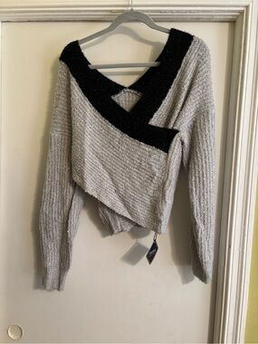 Zaful Light Gray Off-Shoulder Cropped Sweater with Black Trim